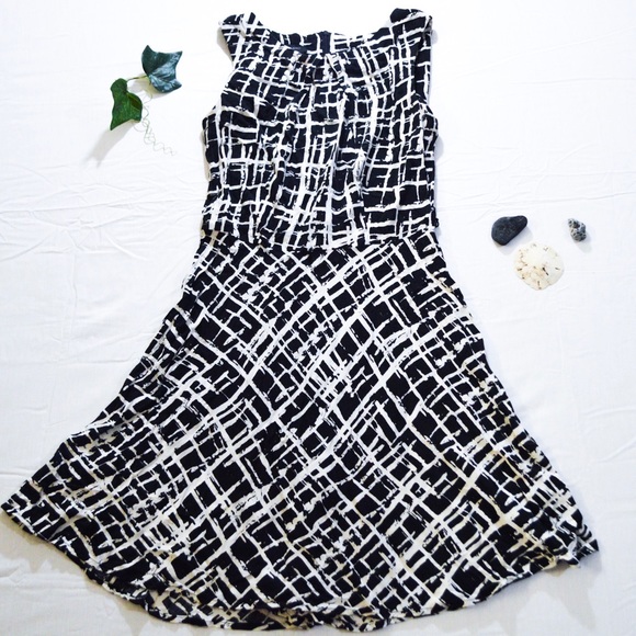 AB Studio Dresses & Skirts - AB Studio - Contemporary Abstract Patterned Dress